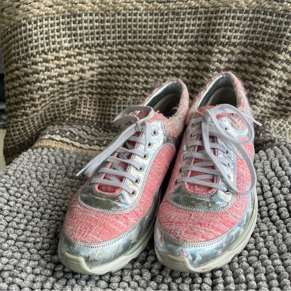 CHANEL sneakers, pink tweed with holographic accents. Euro size 39 1/2 - Picture 1 of 11